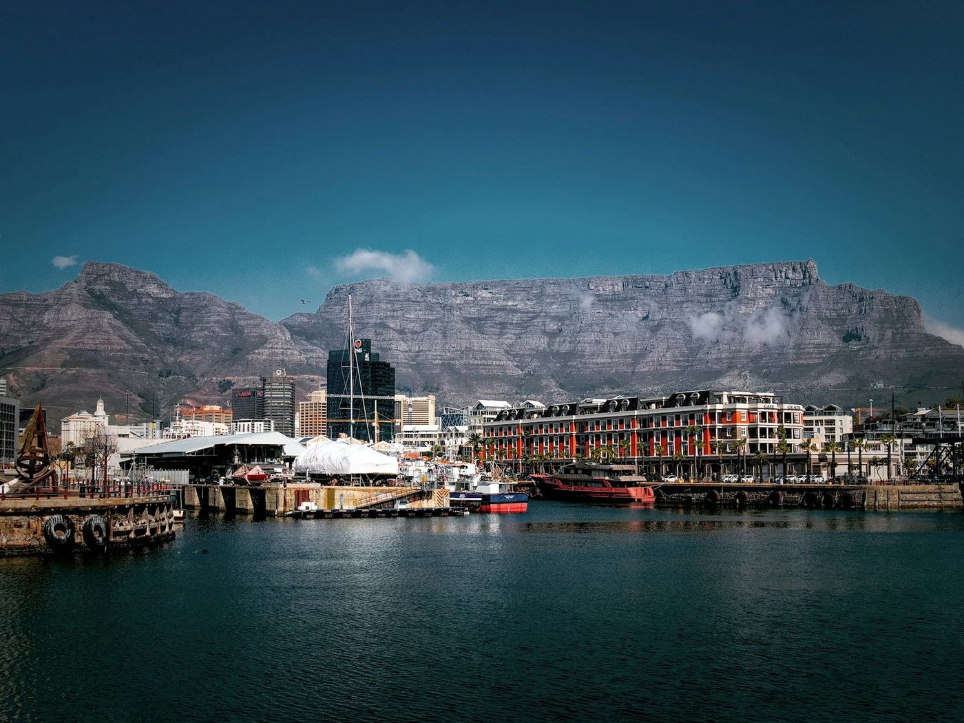 The V&A Waterfront below Table Mountain